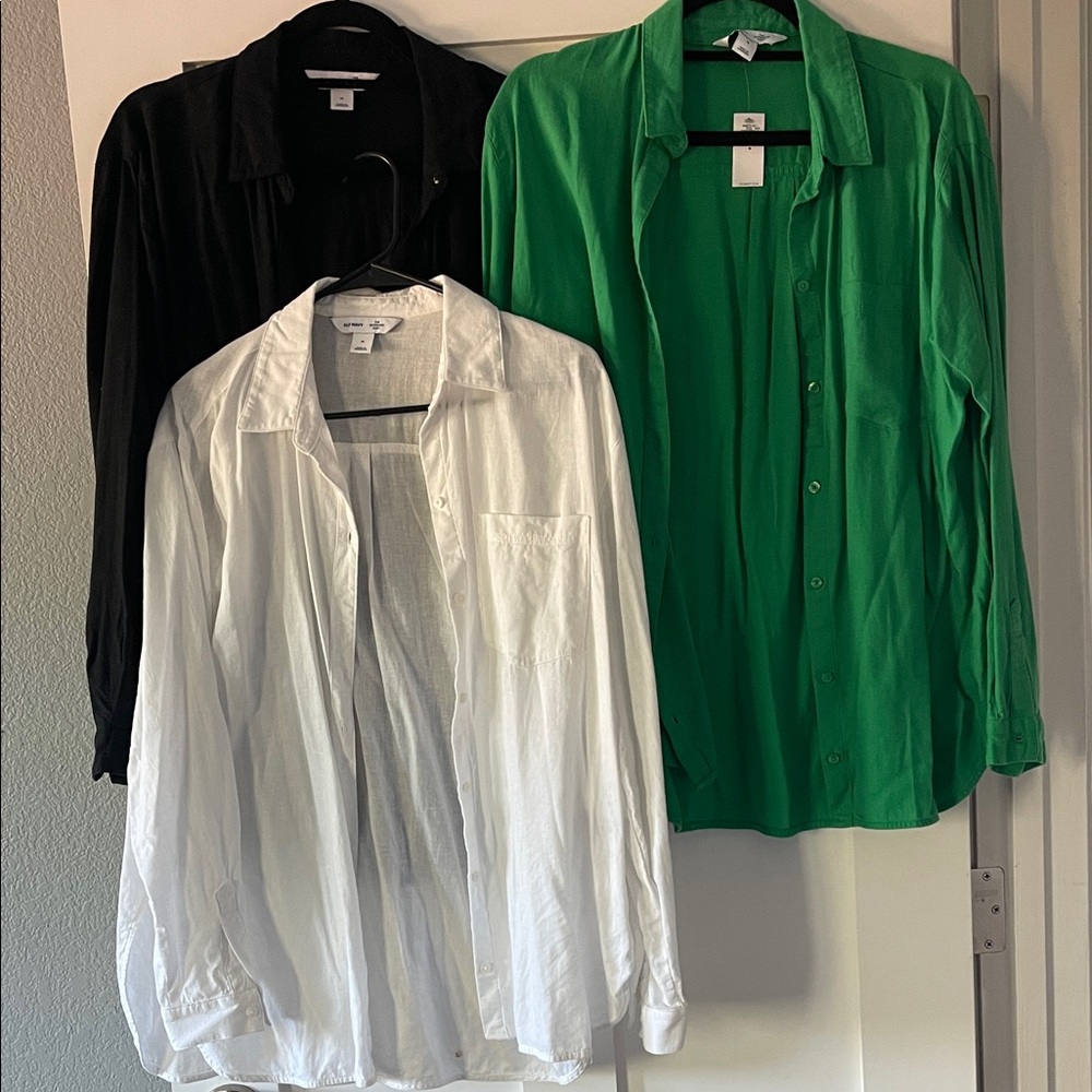 Old Navy Women’s Black, White, and Green Boyfriend Linen Casual Shirts